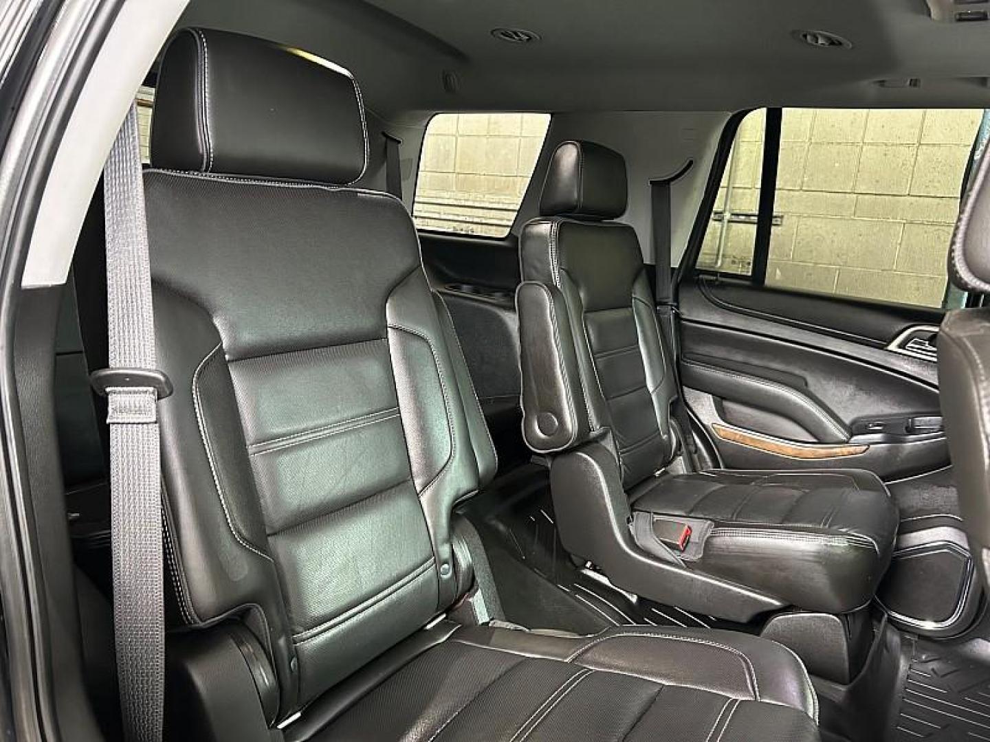 2018 BLACK GMC Yukon (1GKS1CKJ1JR) with an V8 EcoTec3 6.2 Liter engine, Automatic 10-Spd w/Overdrive transmission, located at 412 Auto Vista Drive, Palmdale, CA, 93551, (661) 945-0620, 34.592636, -118.136681 - Photo#27