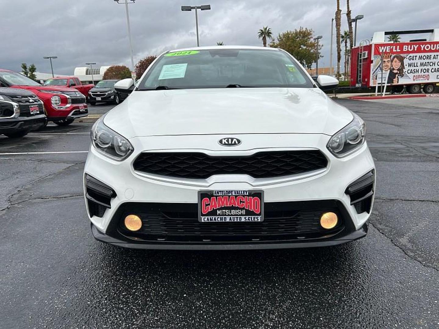 2021 WHITE Kia Forte (3KPF24AD1ME) with an 4-Cyl 2.0 Liter engine, Automatic IVT transmission, located at 412 Auto Vista Drive, Palmdale, CA, 93551, (661) 945-0620, 34.592636, -118.136681 - Photo#1
