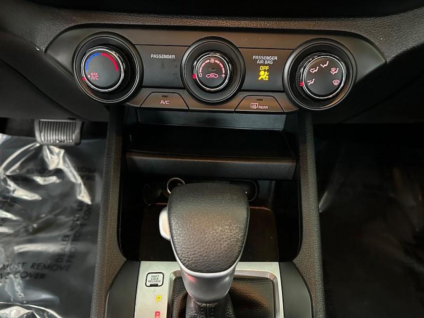 2021 WHITE Kia Forte (3KPF24AD1ME) with an 4-Cyl 2.0 Liter engine, Automatic IVT transmission, located at 412 Auto Vista Drive, Palmdale, CA, 93551, (661) 945-0620, 34.592636, -118.136681 - Photo#11