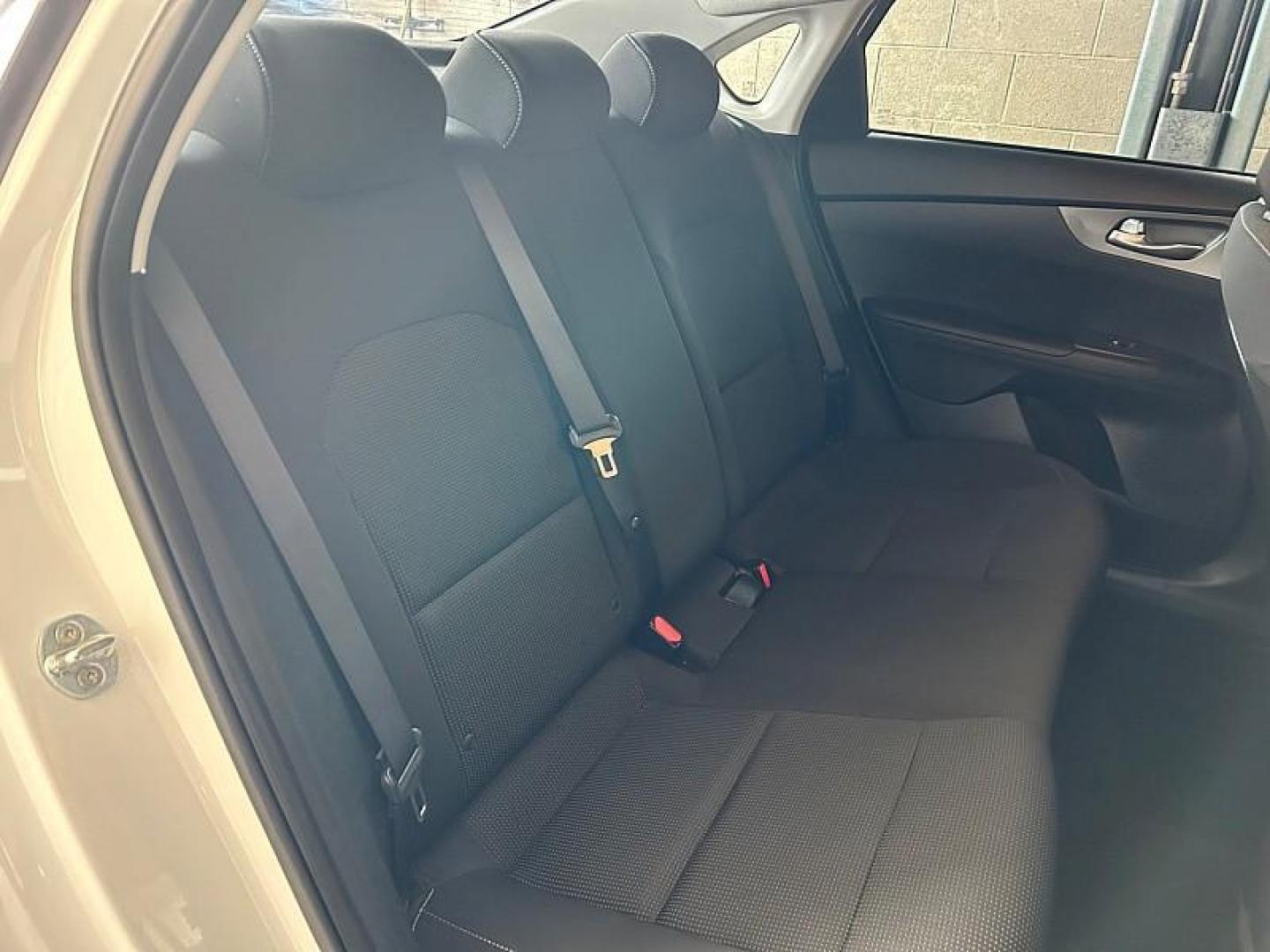 2021 WHITE Kia Forte (3KPF24AD1ME) with an 4-Cyl 2.0 Liter engine, Automatic IVT transmission, located at 412 Auto Vista Drive, Palmdale, CA, 93551, (661) 945-0620, 34.592636, -118.136681 - Photo#15