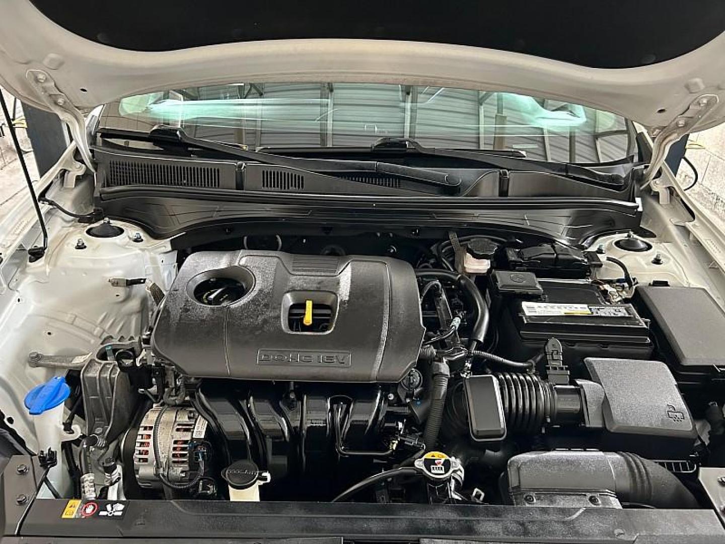 2021 WHITE Kia Forte (3KPF24AD1ME) with an 4-Cyl 2.0 Liter engine, Automatic IVT transmission, located at 412 Auto Vista Drive, Palmdale, CA, 93551, (661) 945-0620, 34.592636, -118.136681 - Photo#21