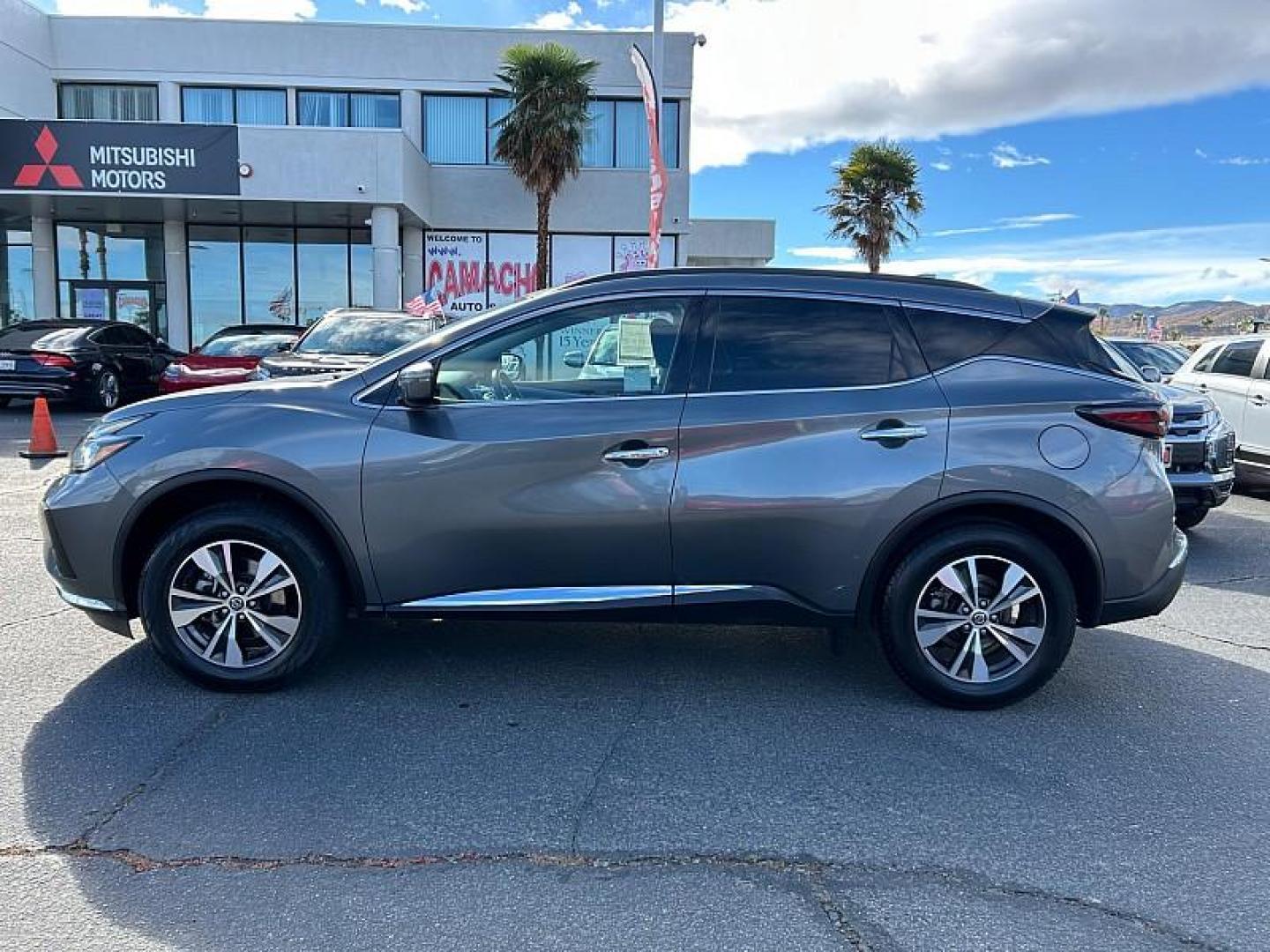 2021 GRAY Nissan Murano (5N1AZ2BJ9MC) with an V6 3.5 Liter engine, Automatic Xtronic CVT transmission, located at 412 Auto Vista Drive, Palmdale, CA, 93551, (661) 945-0620, 34.592636, -118.136681 - Photo#3