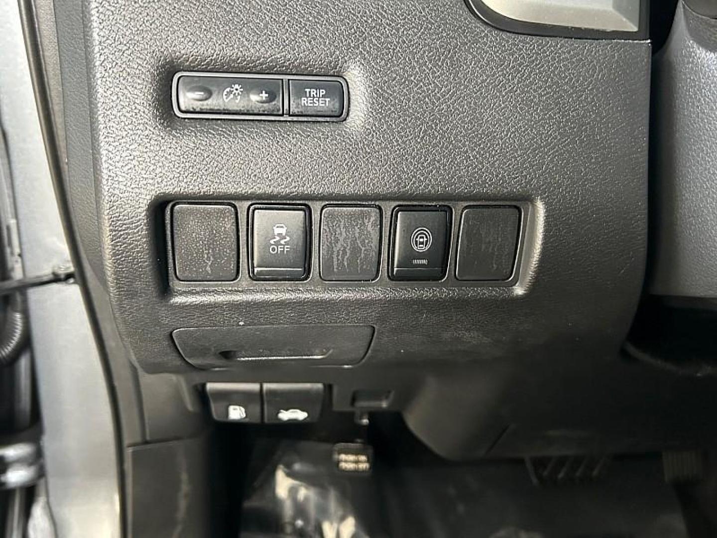 2021 GRAY Nissan Murano (5N1AZ2BJ9MC) with an V6 3.5 Liter engine, Automatic Xtronic CVT transmission, located at 412 Auto Vista Drive, Palmdale, CA, 93551, (661) 945-0620, 34.592636, -118.136681 - Photo#24