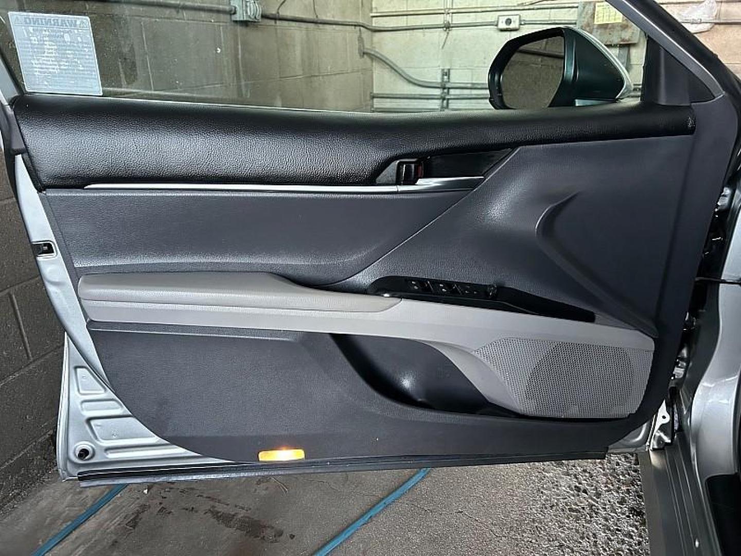 2019 SILVER Toyota Camry (4T1B11HKXKU) with an 4-Cyl 2.5 Liter engine, Automatic 8-Spd w/Sequential Shift transmission, located at 412 Auto Vista Drive, Palmdale, CA, 93551, (661) 945-0620, 34.592636, -118.136681 - Photo#17