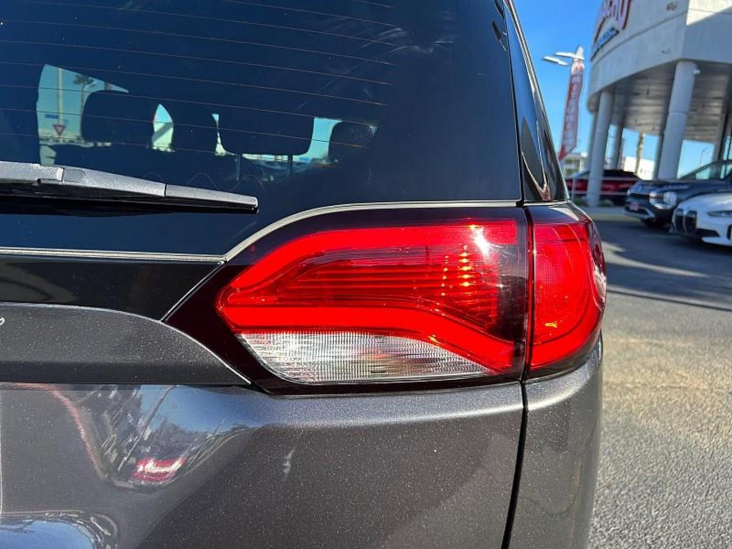 2019 /GRAY Chrysler Pacifica (2C4RC1FG4KR) with an V6 3.6 Liter engine, Automatic 9-Spd transmission, located at 412 Auto Vista Drive, Palmdale, CA, 93551, (661) 945-0620, 34.592636, -118.136681 - Photo#15