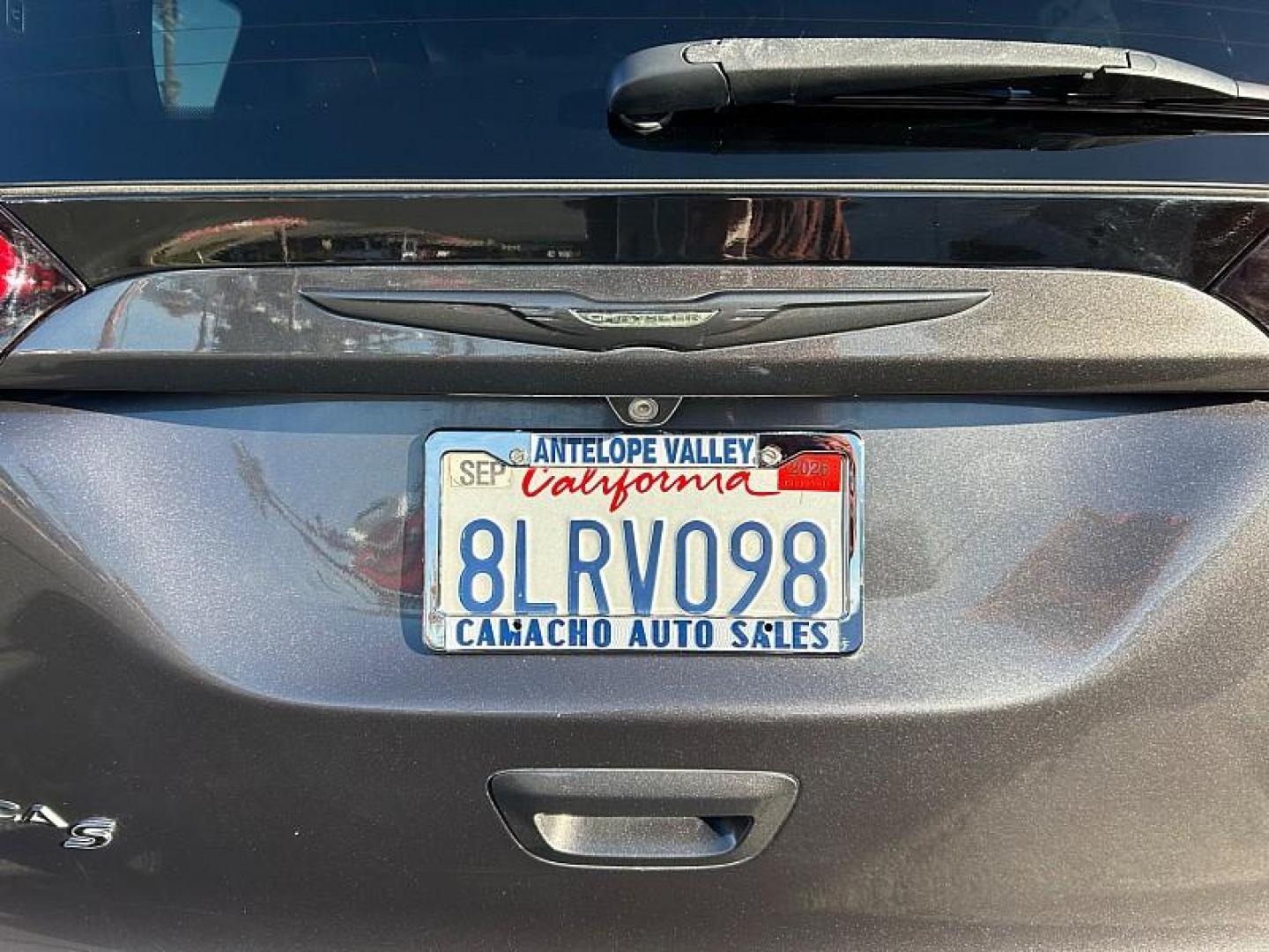 2019 /GRAY Chrysler Pacifica (2C4RC1FG4KR) with an V6 3.6 Liter engine, Automatic 9-Spd transmission, located at 412 Auto Vista Drive, Palmdale, CA, 93551, (661) 945-0620, 34.592636, -118.136681 - Photo#16