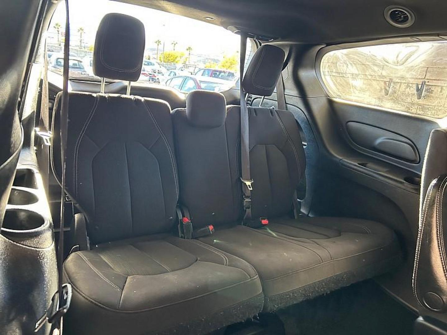 2019 /GRAY Chrysler Pacifica (2C4RC1FG4KR) with an V6 3.6 Liter engine, Automatic 9-Spd transmission, located at 412 Auto Vista Drive, Palmdale, CA, 93551, (661) 945-0620, 34.592636, -118.136681 - Photo#30