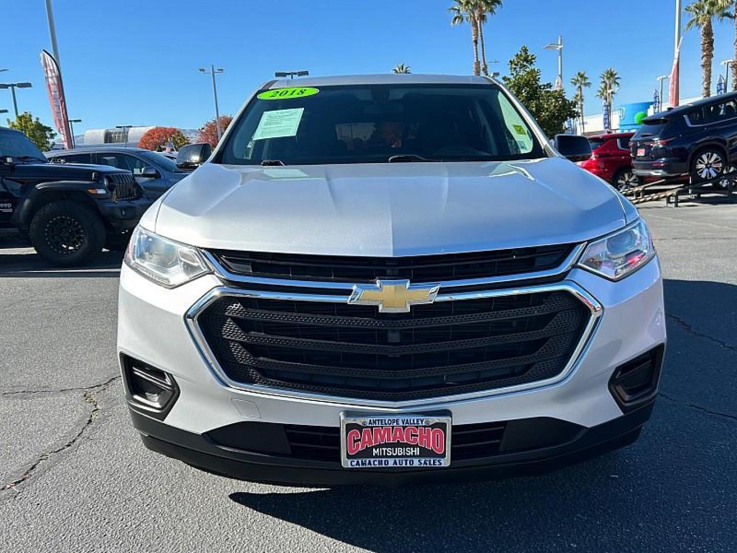 2018 SILVER Chevrolet Traverse (1GNERFKW4JJ) with an V6 3.6 Liter engine, Automatic 9-Spd transmission, located at 412 Auto Vista Drive, Palmdale, CA, 93551, (661) 945-0620, 34.592636, -118.136681 - Photo#1