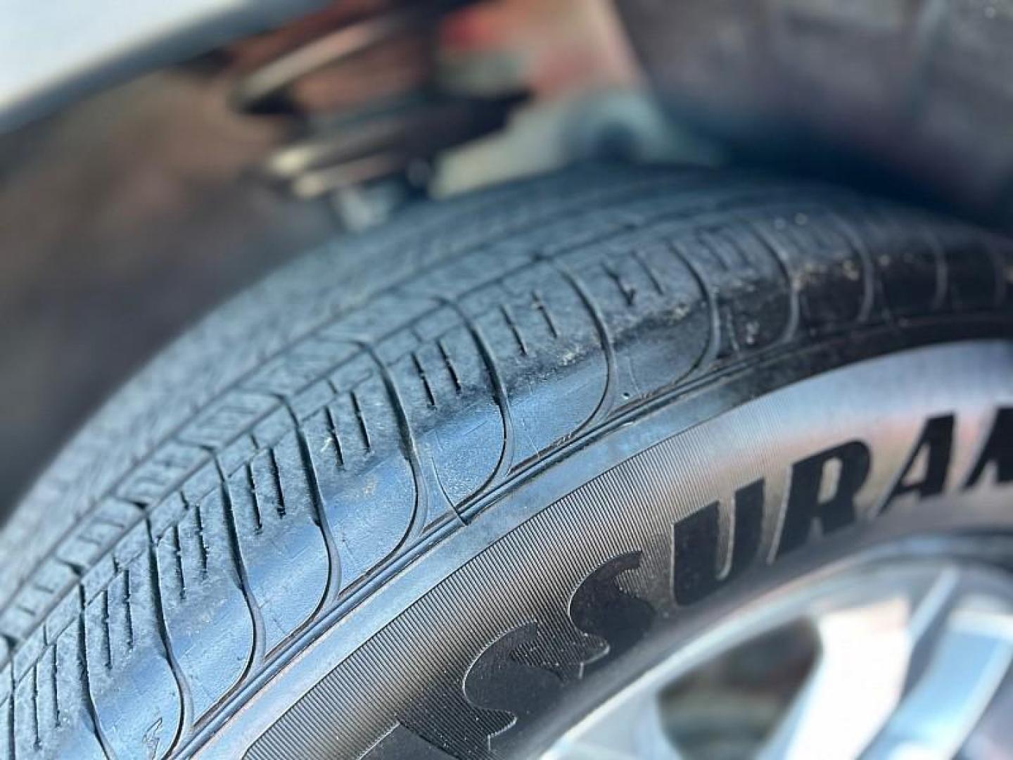 2018 SILVER Chevrolet Traverse (1GNERFKW4JJ) with an V6 3.6 Liter engine, Automatic 9-Spd transmission, located at 412 Auto Vista Drive, Palmdale, CA, 93551, (661) 945-0620, 34.592636, -118.136681 - Photo#14