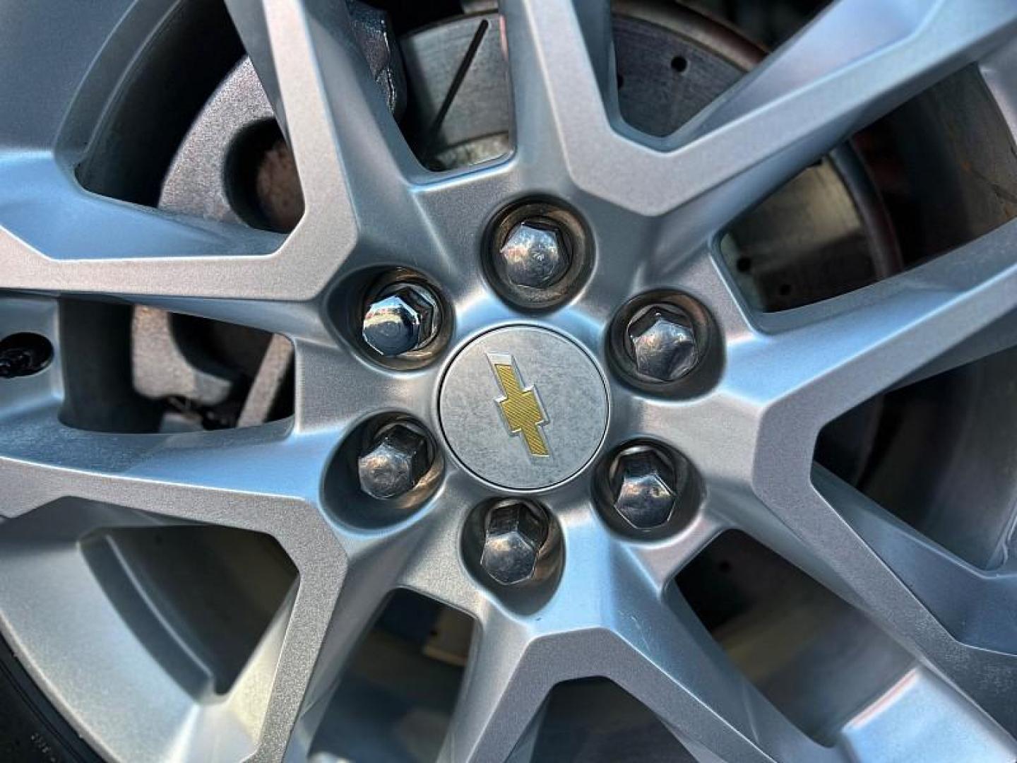 2018 SILVER Chevrolet Traverse (1GNERFKW4JJ) with an V6 3.6 Liter engine, Automatic 9-Spd transmission, located at 412 Auto Vista Drive, Palmdale, CA, 93551, (661) 945-0620, 34.592636, -118.136681 - Photo#15