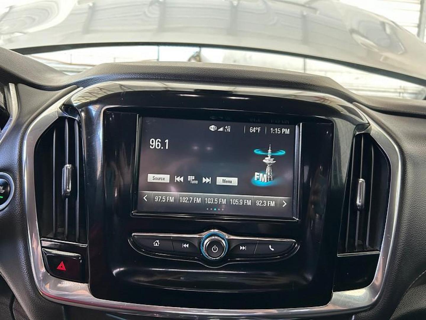 2018 SILVER Chevrolet Traverse (1GNERFKW4JJ) with an V6 3.6 Liter engine, Automatic 9-Spd transmission, located at 412 Auto Vista Drive, Palmdale, CA, 93551, (661) 945-0620, 34.592636, -118.136681 - Photo#23