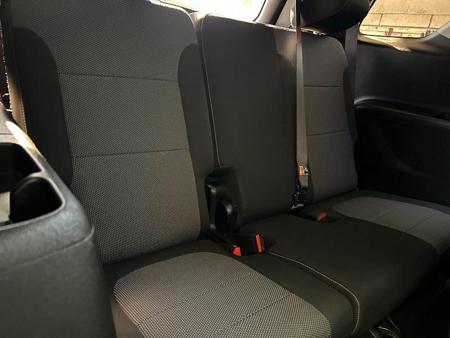 2018 SILVER Chevrolet Traverse (1GNERFKW4JJ) with an V6 3.6 Liter engine, Automatic 9-Spd transmission, located at 412 Auto Vista Drive, Palmdale, CA, 93551, (661) 945-0620, 34.592636, -118.136681 - Photo#29