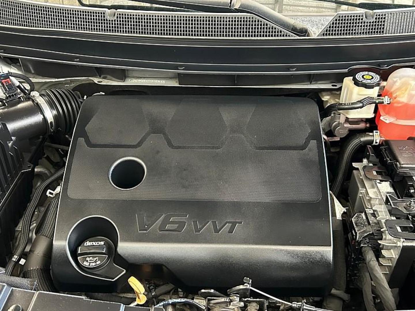 2018 SILVER Chevrolet Traverse (1GNERFKW4JJ) with an V6 3.6 Liter engine, Automatic 9-Spd transmission, located at 412 Auto Vista Drive, Palmdale, CA, 93551, (661) 945-0620, 34.592636, -118.136681 - Photo#31