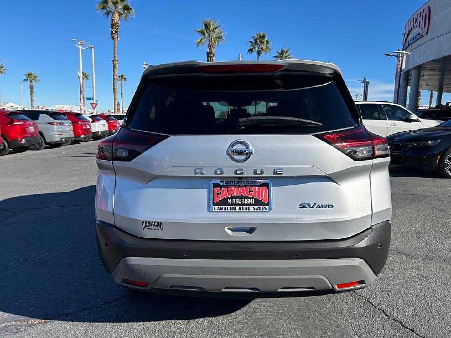 2021 SILVER Nissan Rogue (5N1AT3BBXMC) with an 4-Cyl 2.5 Liter engine, Automatic CVT w/Xtronic transmission, located at 412 Auto Vista Drive, Palmdale, CA, 93551, (661) 945-0620, 34.592636, -118.136681 - Photo#3