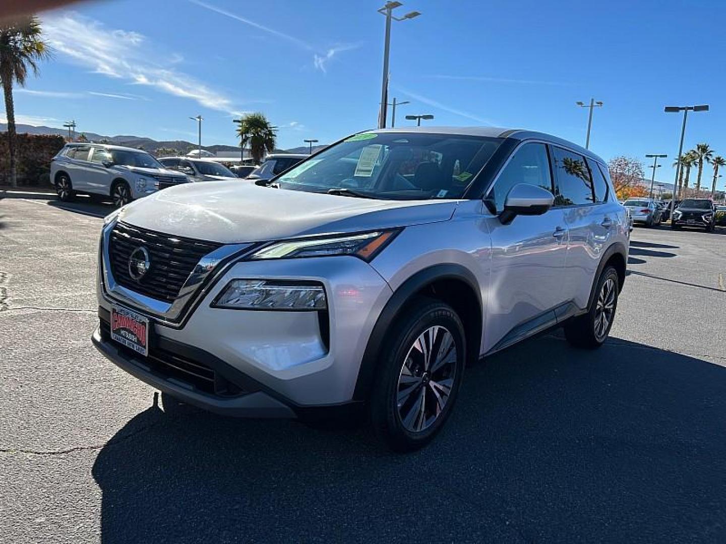 2021 SILVER Nissan Rogue (5N1AT3BBXMC) with an 4-Cyl 2.5 Liter engine, Automatic CVT w/Xtronic transmission, located at 412 Auto Vista Drive, Palmdale, CA, 93551, (661) 945-0620, 34.592636, -118.136681 - Photo#6