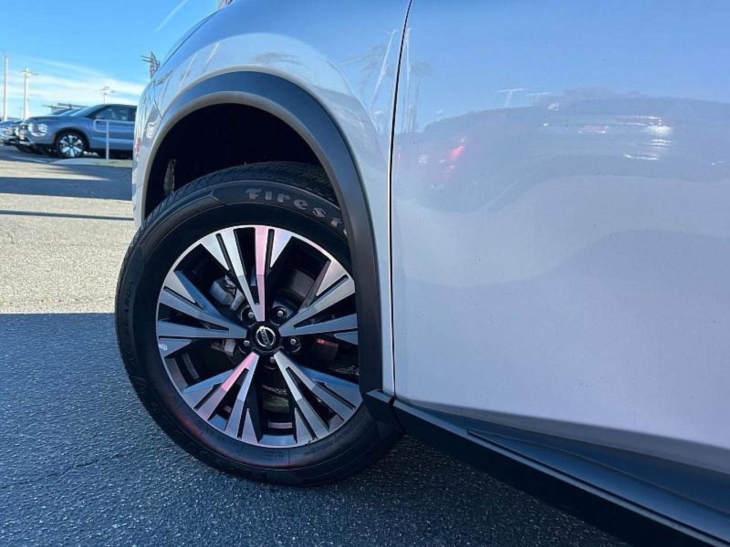 2021 SILVER Nissan Rogue (5N1AT3BBXMC) with an 4-Cyl 2.5 Liter engine, Automatic CVT w/Xtronic transmission, located at 412 Auto Vista Drive, Palmdale, CA, 93551, (661) 945-0620, 34.592636, -118.136681 - Photo#8