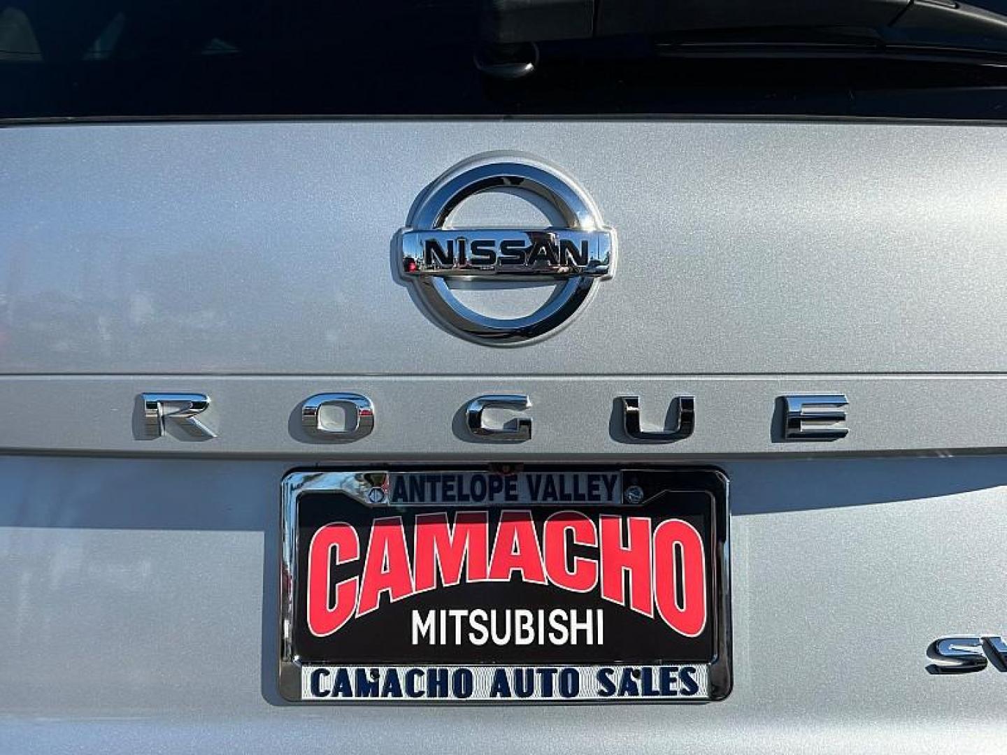 2021 SILVER Nissan Rogue (5N1AT3BBXMC) with an 4-Cyl 2.5 Liter engine, Automatic CVT w/Xtronic transmission, located at 412 Auto Vista Drive, Palmdale, CA, 93551, (661) 945-0620, 34.592636, -118.136681 - Photo#12