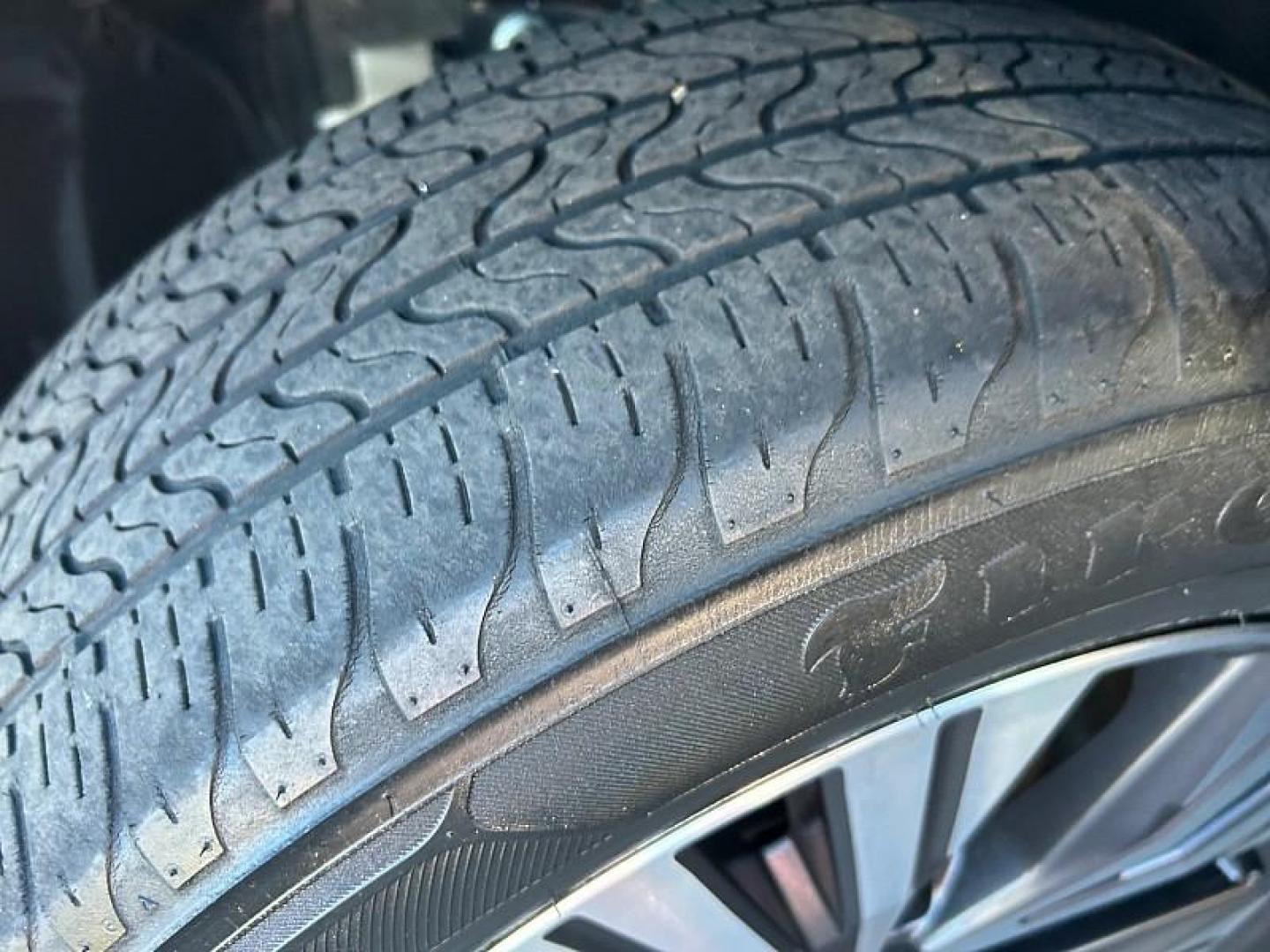 2021 SILVER Nissan Rogue (5N1AT3BBXMC) with an 4-Cyl 2.5 Liter engine, Automatic CVT w/Xtronic transmission, located at 412 Auto Vista Drive, Palmdale, CA, 93551, (661) 945-0620, 34.592636, -118.136681 - Photo#16