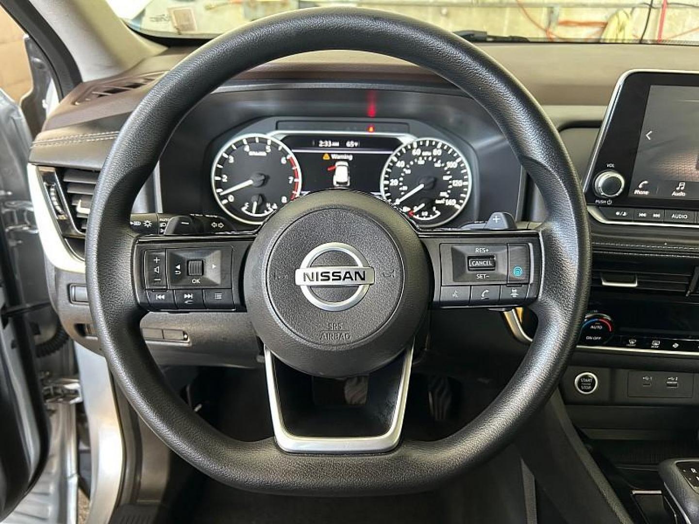 2021 SILVER Nissan Rogue (5N1AT3BBXMC) with an 4-Cyl 2.5 Liter engine, Automatic CVT w/Xtronic transmission, located at 412 Auto Vista Drive, Palmdale, CA, 93551, (661) 945-0620, 34.592636, -118.136681 - Photo#19