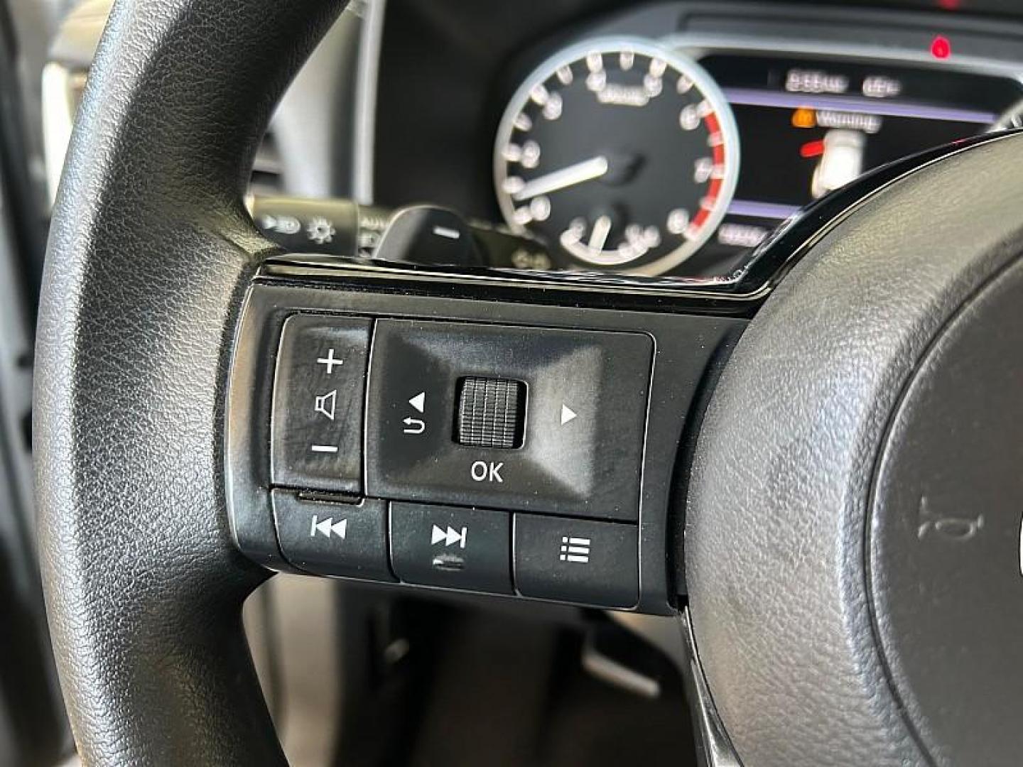 2021 SILVER Nissan Rogue (5N1AT3BBXMC) with an 4-Cyl 2.5 Liter engine, Automatic CVT w/Xtronic transmission, located at 412 Auto Vista Drive, Palmdale, CA, 93551, (661) 945-0620, 34.592636, -118.136681 - Photo#20