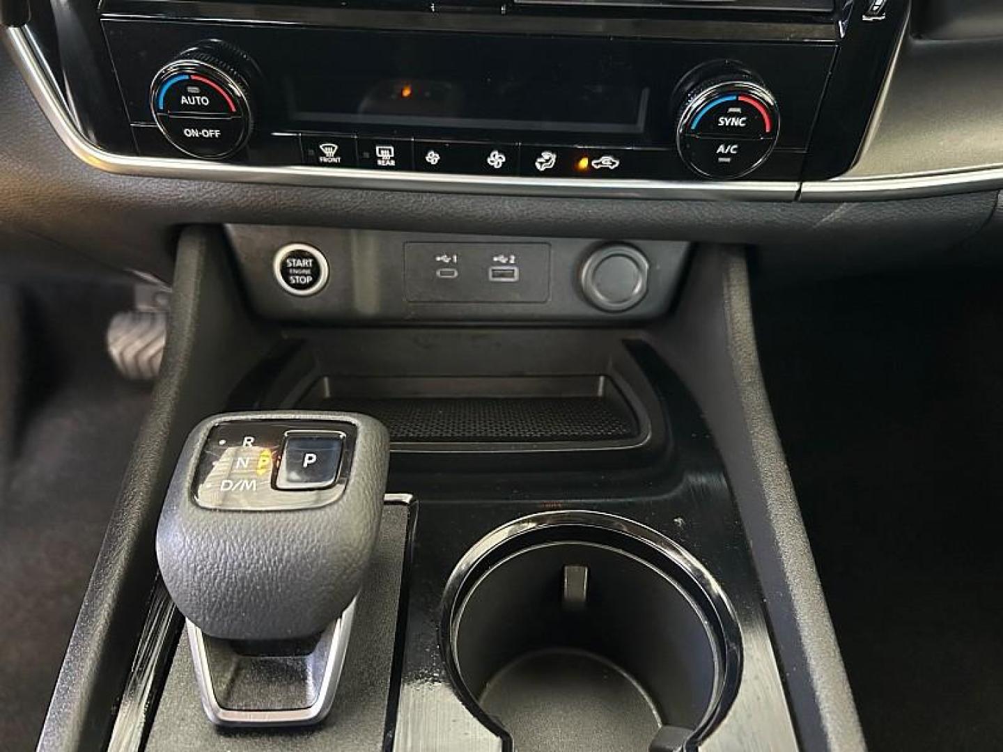 2021 SILVER Nissan Rogue (5N1AT3BBXMC) with an 4-Cyl 2.5 Liter engine, Automatic CVT w/Xtronic transmission, located at 412 Auto Vista Drive, Palmdale, CA, 93551, (661) 945-0620, 34.592636, -118.136681 - Photo#23