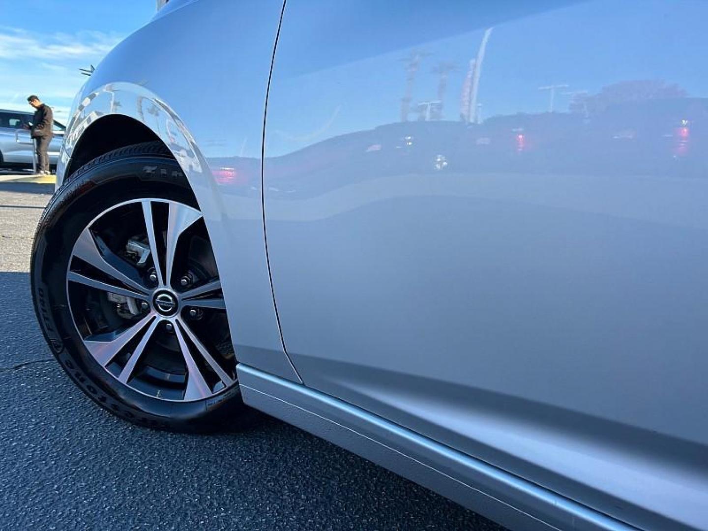 2022 SILVER Nissan Sentra (3N1AB8CVXNY) with an 4-Cyl 2.0 Liter engine, Automatic CVT w/Xtronic transmission, located at 412 Auto Vista Drive, Palmdale, CA, 93551, (661) 945-0620, 34.592636, -118.136681 - Photo#11