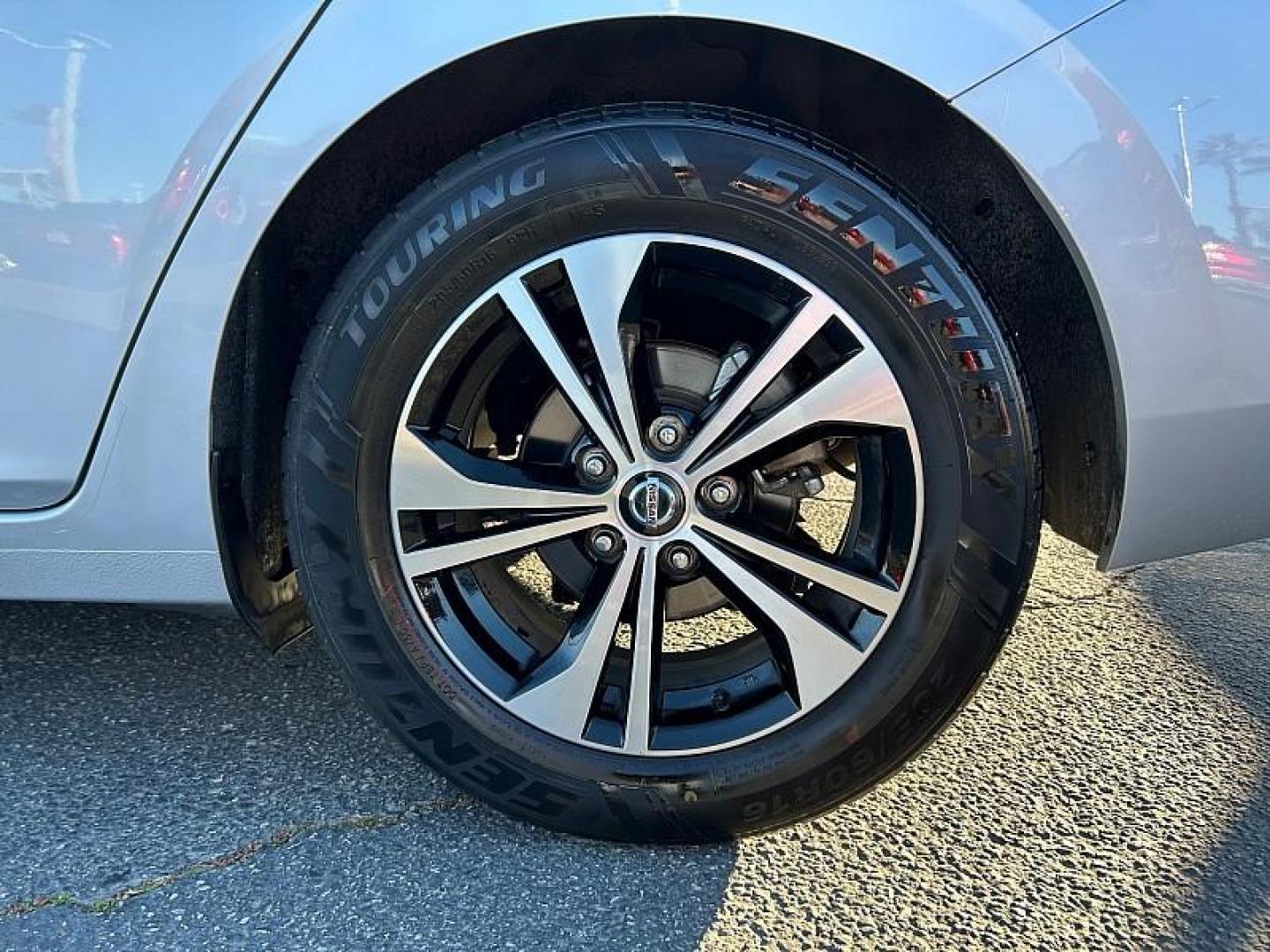 2022 SILVER Nissan Sentra (3N1AB8CVXNY) with an 4-Cyl 2.0 Liter engine, Automatic CVT w/Xtronic transmission, located at 412 Auto Vista Drive, Palmdale, CA, 93551, (661) 945-0620, 34.592636, -118.136681 - Photo#14