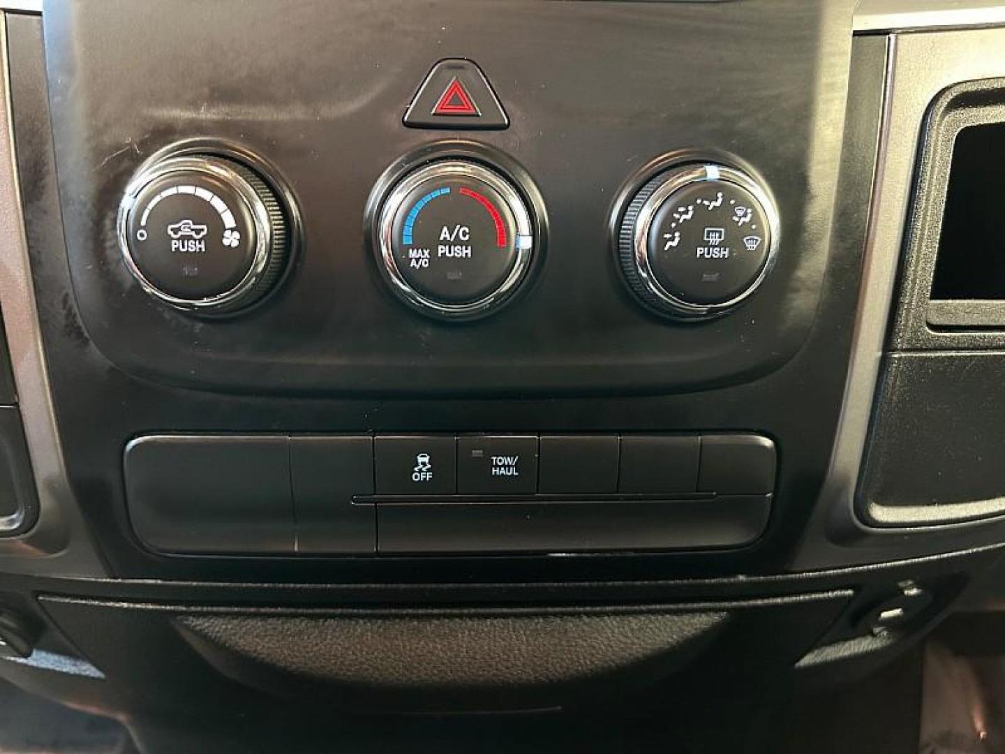 2022 RED Ram 1500 Classic 2WD (1C6RR6LG3NS) with an V8 HEMI 5.7 Liter engine, Automatic 8-Spd transmission, located at 412 Auto Vista Drive, Palmdale, CA, 93551, (661) 945-0620, 34.592636, -118.136681 - Photo#27