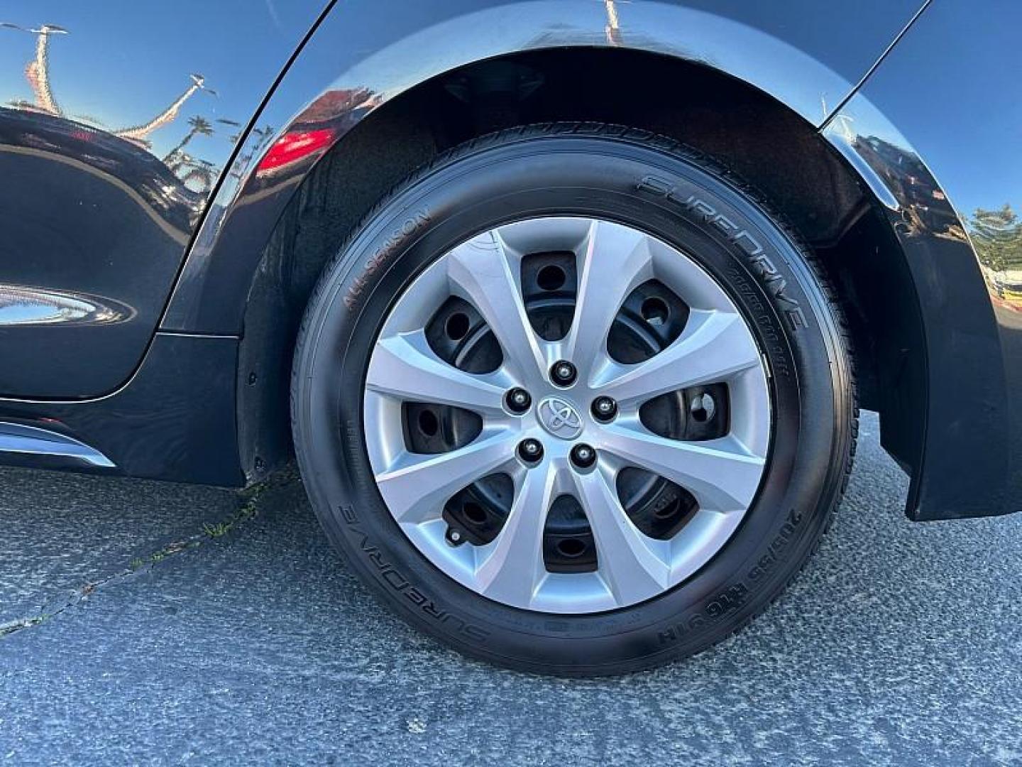 2022 BLACK Toyota Corolla (5YFEPMAE9NP) with an 4-Cyl 1.8 Liter engine, Automatic CVTi-S transmission, located at 412 Auto Vista Drive, Palmdale, CA, 93551, (661) 945-0620, 34.592636, -118.136681 - Photo#16