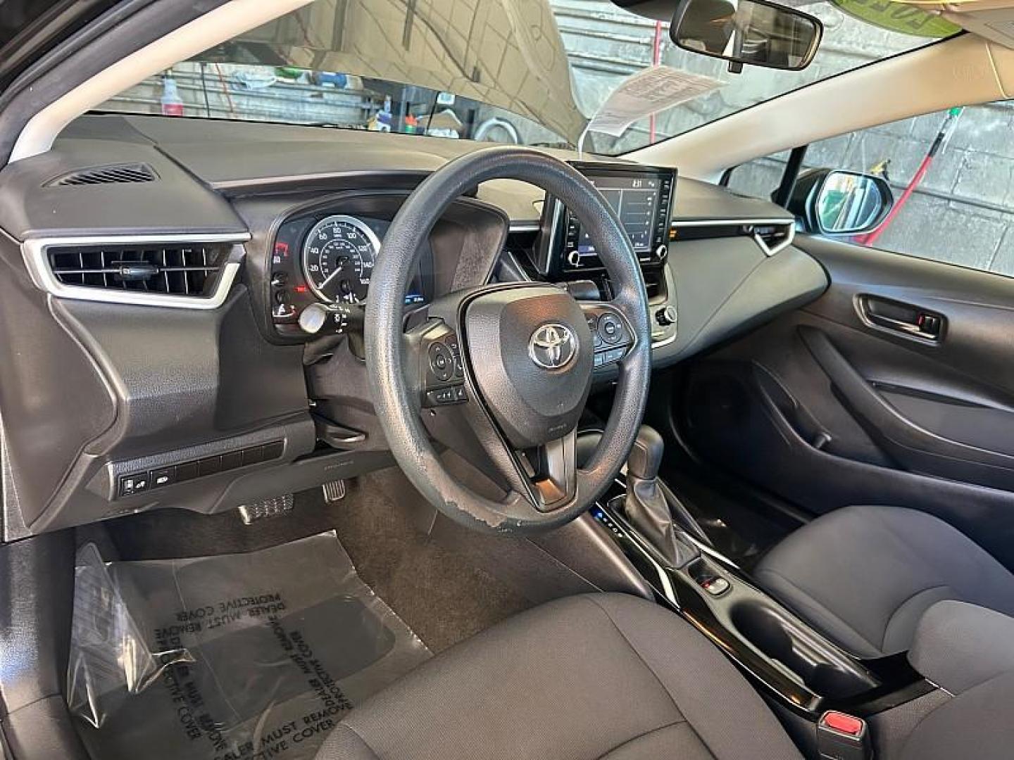 2022 BLACK Toyota Corolla (5YFEPMAE9NP) with an 4-Cyl 1.8 Liter engine, Automatic CVTi-S transmission, located at 412 Auto Vista Drive, Palmdale, CA, 93551, (661) 945-0620, 34.592636, -118.136681 - Photo#18