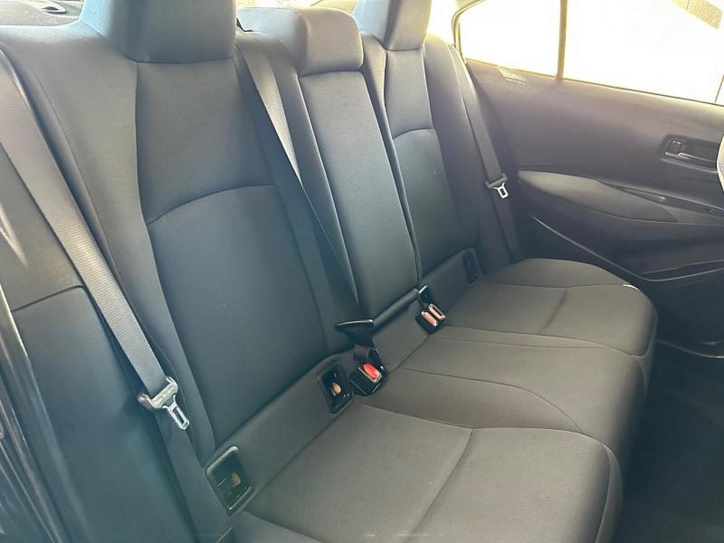 2022 BLACK Toyota Corolla (5YFEPMAE9NP) with an 4-Cyl 1.8 Liter engine, Automatic CVTi-S transmission, located at 412 Auto Vista Drive, Palmdale, CA, 93551, (661) 945-0620, 34.592636, -118.136681 - Photo#27