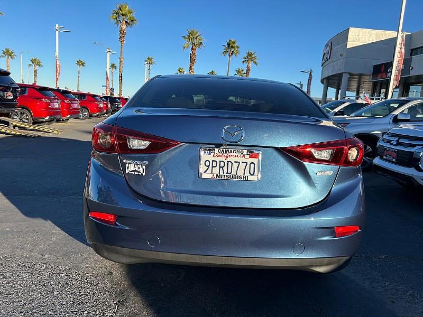 2018 BLUE Mazda Mazda3 (3MZBN1U70JM) with an 4-Cyl SKYACTIV-G 2.0L engine, Auto 6-Spd SKYACTIV-Drv transmission, located at 412 Auto Vista Drive, Palmdale, CA, 93551, (661) 945-0620, 34.592636, -118.136681 - Photo#7
