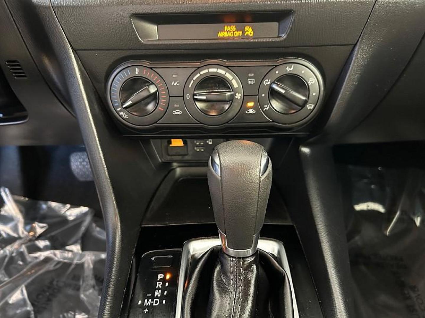 2018 BLUE Mazda Mazda3 (3MZBN1U70JM) with an 4-Cyl SKYACTIV-G 2.0L engine, Auto 6-Spd SKYACTIV-Drv transmission, located at 412 Auto Vista Drive, Palmdale, CA, 93551, (661) 945-0620, 34.592636, -118.136681 - Photo#15