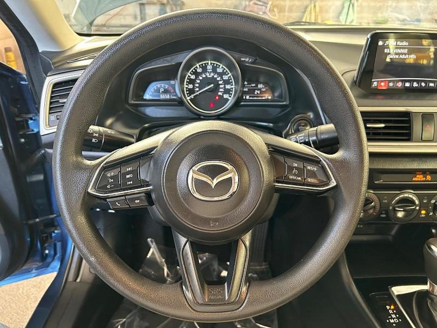 2018 BLUE Mazda Mazda3 (3MZBN1U70JM) with an 4-Cyl SKYACTIV-G 2.0L engine, Auto 6-Spd SKYACTIV-Drv transmission, located at 412 Auto Vista Drive, Palmdale, CA, 93551, (661) 945-0620, 34.592636, -118.136681 - Photo#17