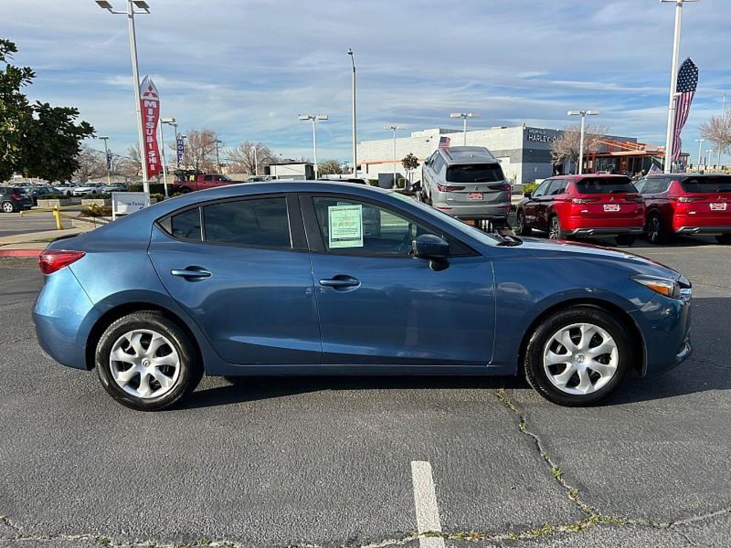 2018 BLUE Mazda Mazda3 (3MZBN1U70JM) with an 4-Cyl SKYACTIV-G 2.0L engine, Auto 6-Spd SKYACTIV-Drv transmission, located at 412 Auto Vista Drive, Palmdale, CA, 93551, (661) 945-0620, 34.592636, -118.136681 - Photo#17