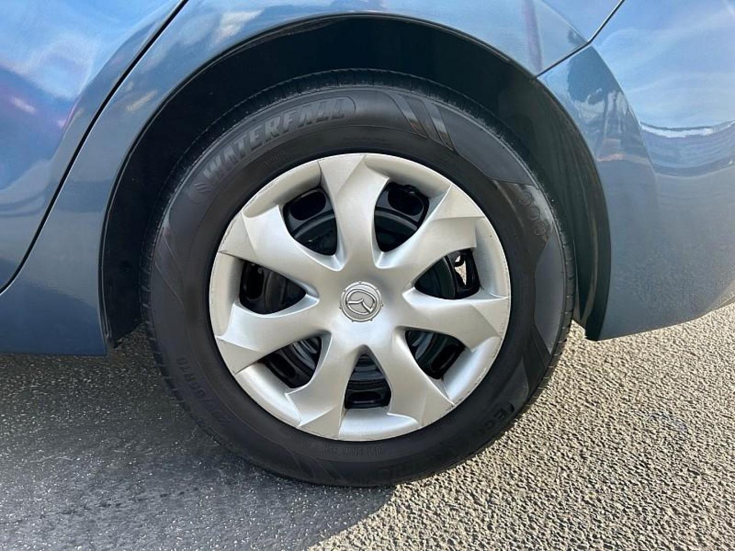 2018 BLUE Mazda Mazda3 (3MZBN1U70JM) with an 4-Cyl SKYACTIV-G 2.0L engine, Auto 6-Spd SKYACTIV-Drv transmission, located at 412 Auto Vista Drive, Palmdale, CA, 93551, (661) 945-0620, 34.592636, -118.136681 - Photo#25