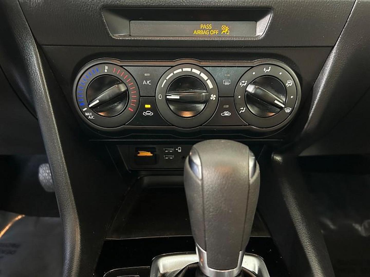 2018 BLUE Mazda Mazda3 (3MZBN1U70JM) with an 4-Cyl SKYACTIV-G 2.0L engine, Auto 6-Spd SKYACTIV-Drv transmission, located at 412 Auto Vista Drive, Palmdale, CA, 93551, (661) 945-0620, 34.592636, -118.136681 - Photo#40