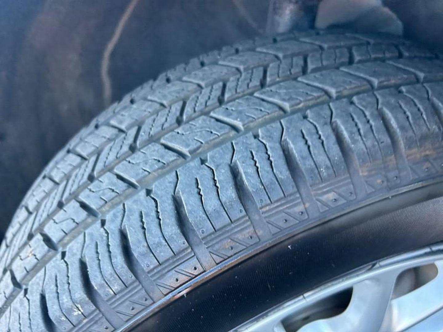 2023 WHITE Chrysler Pacifica (2C4RC1BG8PR) with an V6 3.6 Liter engine, Automatic 9-Spd transmission, located at 412 Auto Vista Drive, Palmdale, CA, 93551, (661) 945-0620, 34.592636, -118.136681 - Photo#13