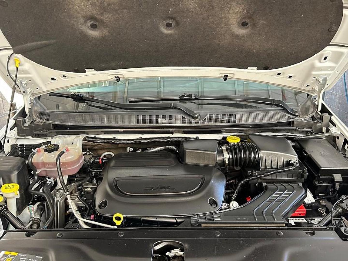 2023 WHITE Chrysler Pacifica (2C4RC1BG8PR) with an V6 3.6 Liter engine, Automatic 9-Spd transmission, located at 412 Auto Vista Drive, Palmdale, CA, 93551, (661) 945-0620, 34.592636, -118.136681 - Photo#28