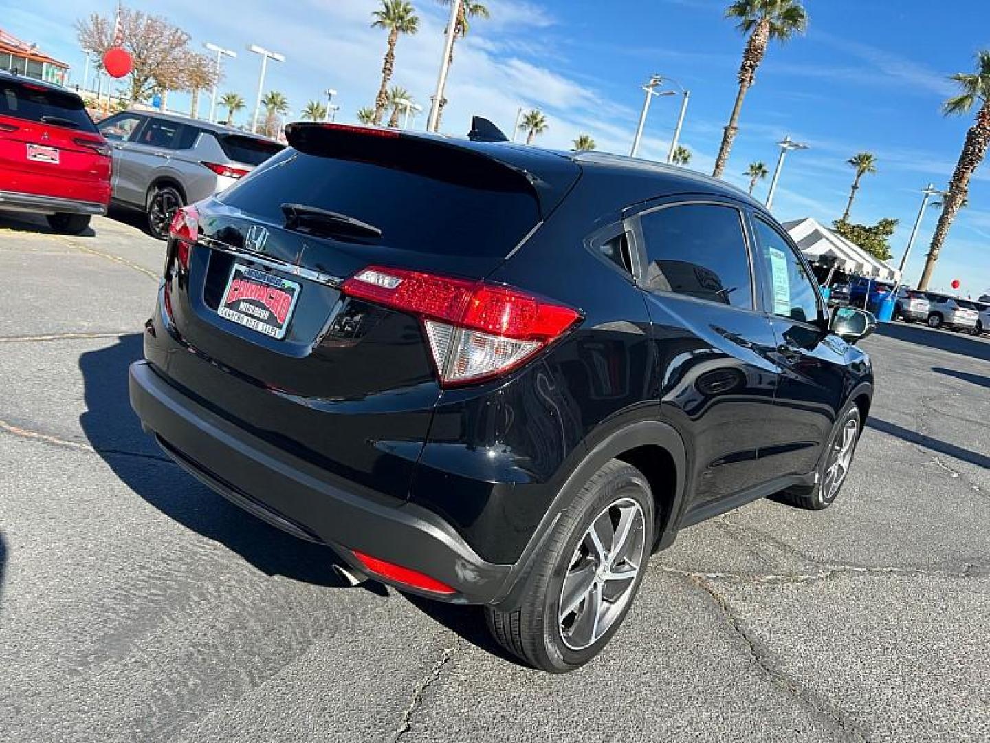2022 BLACK Honda HR-V (3CZRU5H77NM) with an 4-Cyl i-VTEC 1.8 Liter engine, Automatic CVT w/Sport Mode transmission, located at 412 Auto Vista Drive, Palmdale, CA, 93551, (661) 945-0620, 34.592636, -118.136681 - Photo#6