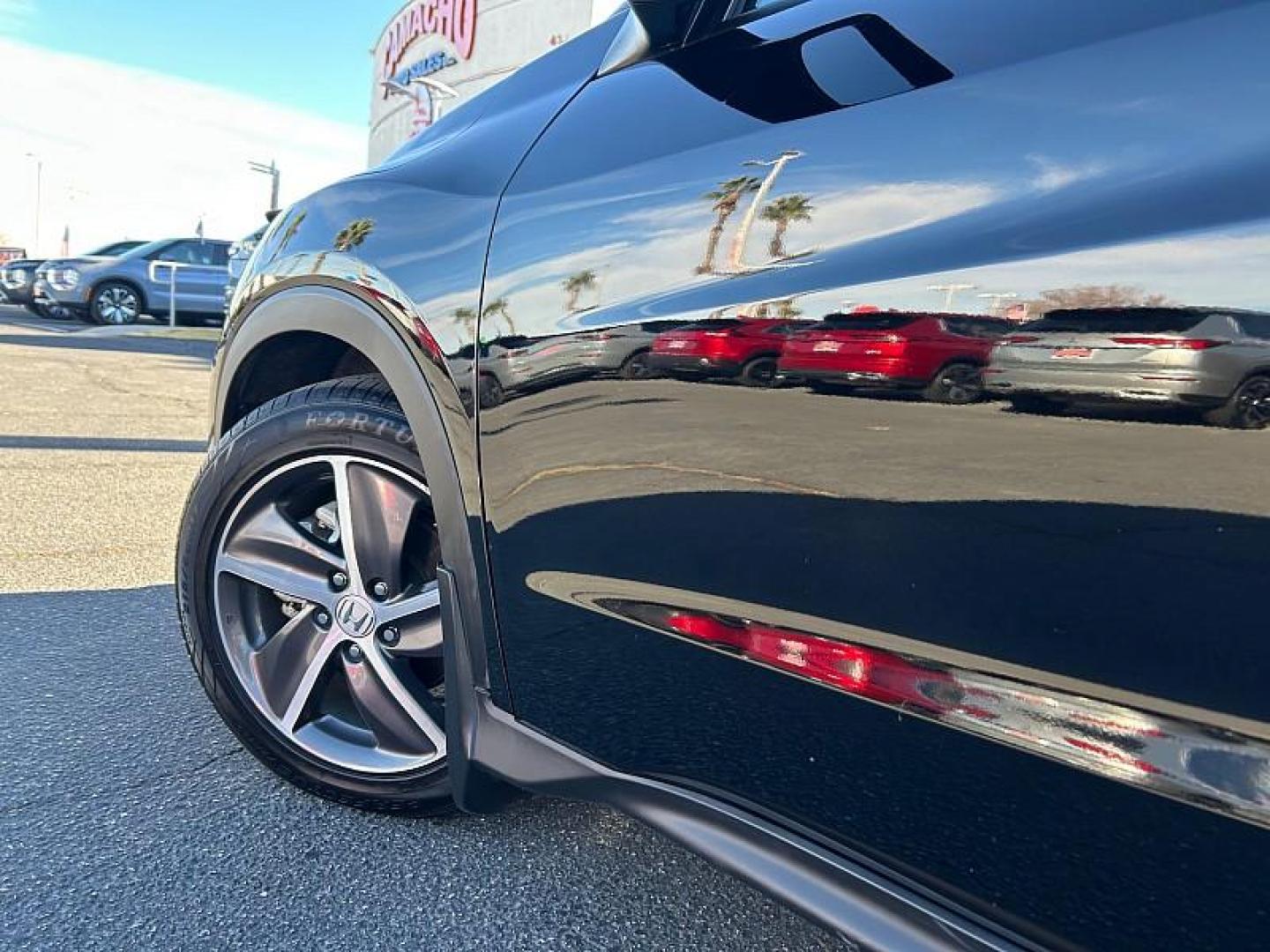 2022 BLACK Honda HR-V (3CZRU5H77NM) with an 4-Cyl i-VTEC 1.8 Liter engine, Automatic CVT w/Sport Mode transmission, located at 412 Auto Vista Drive, Palmdale, CA, 93551, (661) 945-0620, 34.592636, -118.136681 - Photo#12