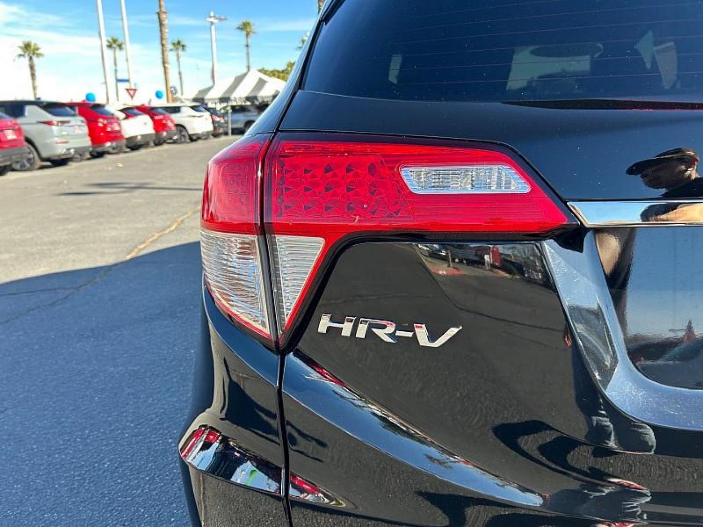 2022 BLACK Honda HR-V (3CZRU5H77NM) with an 4-Cyl i-VTEC 1.8 Liter engine, Automatic CVT w/Sport Mode transmission, located at 412 Auto Vista Drive, Palmdale, CA, 93551, (661) 945-0620, 34.592636, -118.136681 - Photo#19
