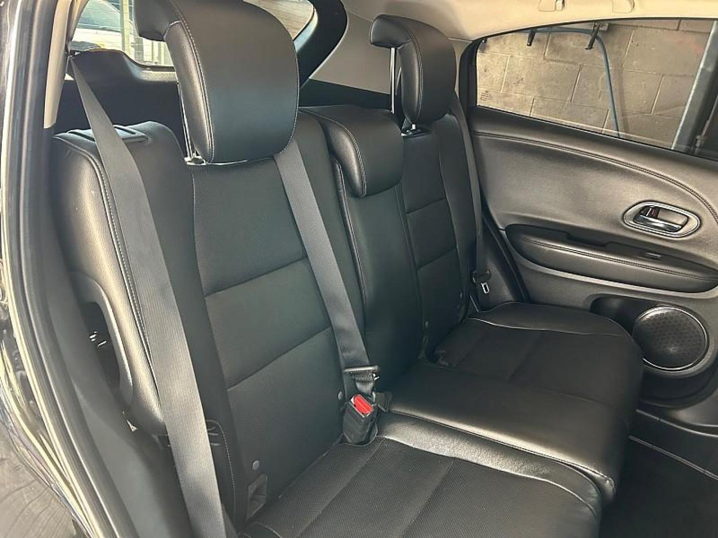 2022 BLACK Honda HR-V (3CZRU5H77NM) with an 4-Cyl i-VTEC 1.8 Liter engine, Automatic CVT w/Sport Mode transmission, located at 412 Auto Vista Drive, Palmdale, CA, 93551, (661) 945-0620, 34.592636, -118.136681 - Photo#31