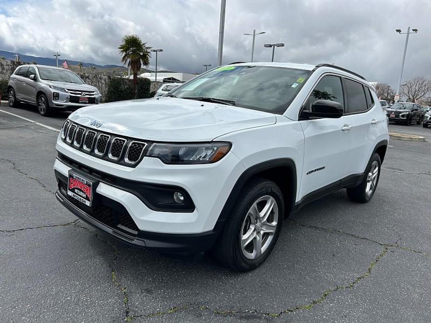 2023 WHITE Jeep Compass (3C4NJDBN2PT) with an 4-Cyl Turbo 2.0 Liter engine, Automatic 8-Spd transmission, located at 412 Auto Vista Drive, Palmdale, CA, 93551, (661) 945-0620, 34.592636, -118.136681 - Photo#2