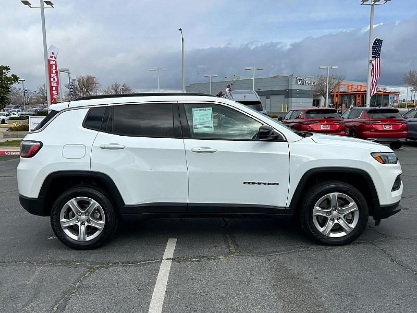 2023 WHITE Jeep Compass (3C4NJDBN2PT) with an 4-Cyl Turbo 2.0 Liter engine, Automatic 8-Spd transmission, located at 412 Auto Vista Drive, Palmdale, CA, 93551, (661) 945-0620, 34.592636, -118.136681 - Photo#3