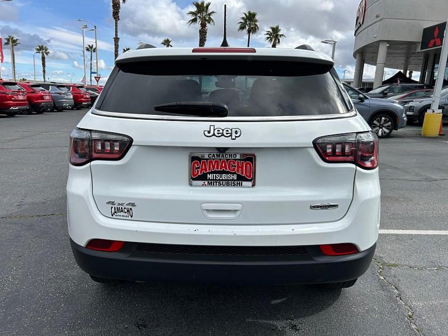 2023 WHITE Jeep Compass (3C4NJDBN2PT) with an 4-Cyl Turbo 2.0 Liter engine, Automatic 8-Spd transmission, located at 412 Auto Vista Drive, Palmdale, CA, 93551, (661) 945-0620, 34.592636, -118.136681 - Photo#5