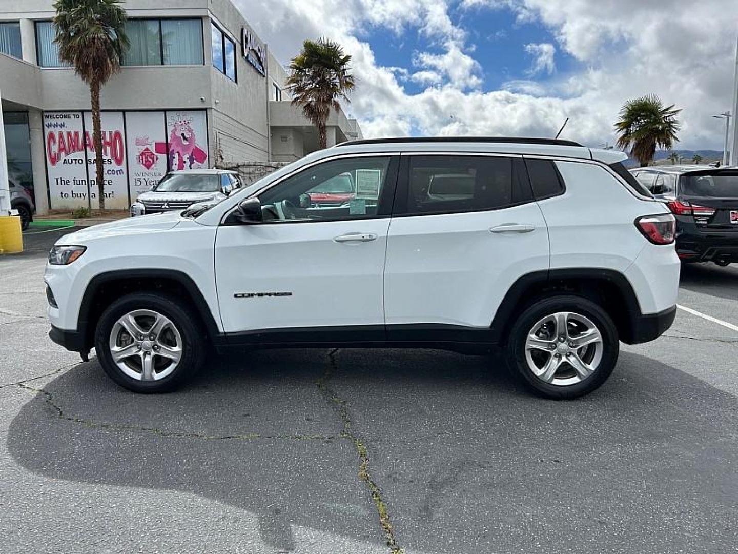 2023 WHITE Jeep Compass (3C4NJDBN2PT) with an 4-Cyl Turbo 2.0 Liter engine, Automatic 8-Spd transmission, located at 412 Auto Vista Drive, Palmdale, CA, 93551, (661) 945-0620, 34.592636, -118.136681 - Photo#7
