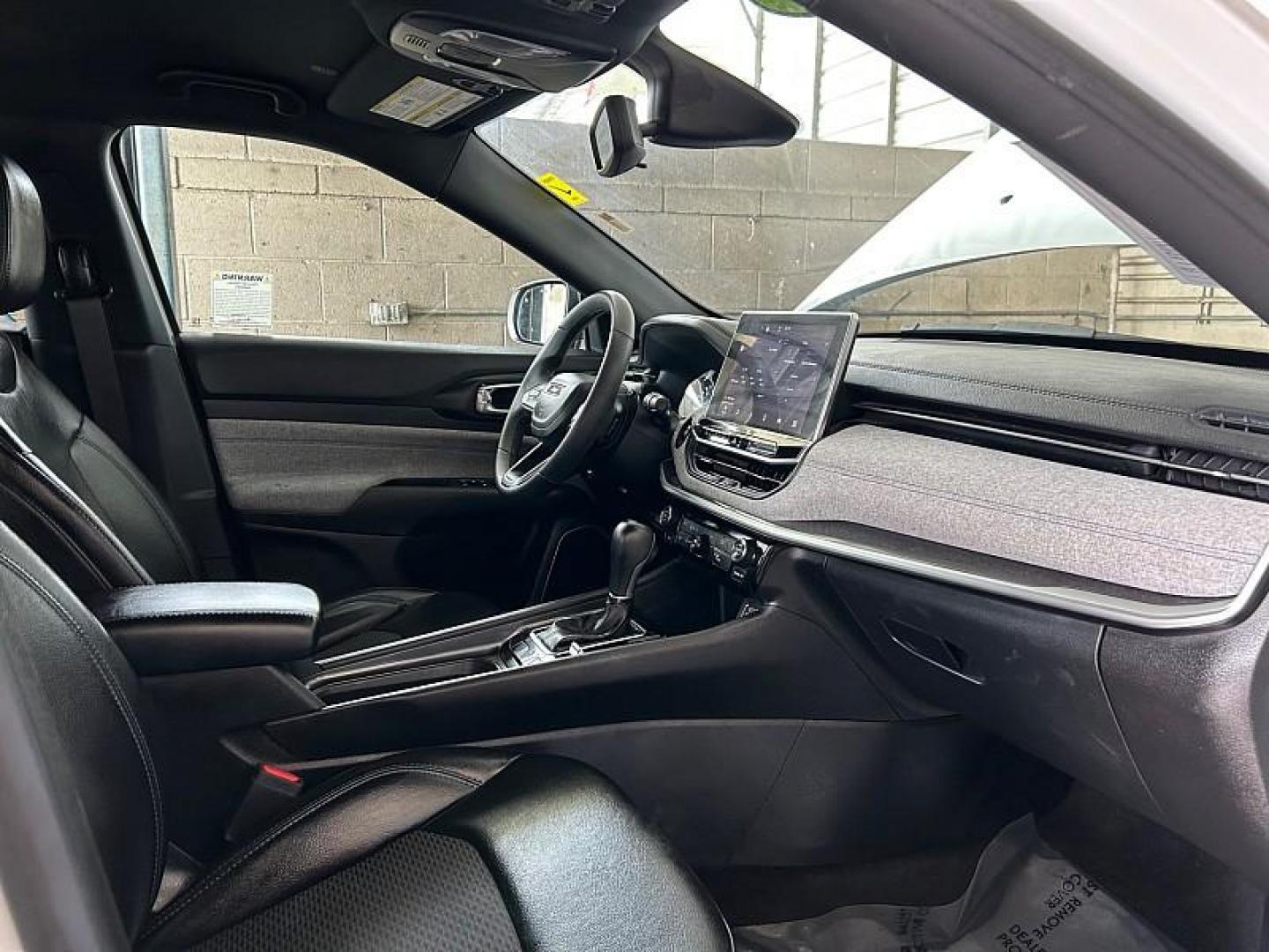 2023 WHITE Jeep Compass (3C4NJDBN2PT) with an 4-Cyl Turbo 2.0 Liter engine, Automatic 8-Spd transmission, located at 412 Auto Vista Drive, Palmdale, CA, 93551, (661) 945-0620, 34.592636, -118.136681 - Photo#24