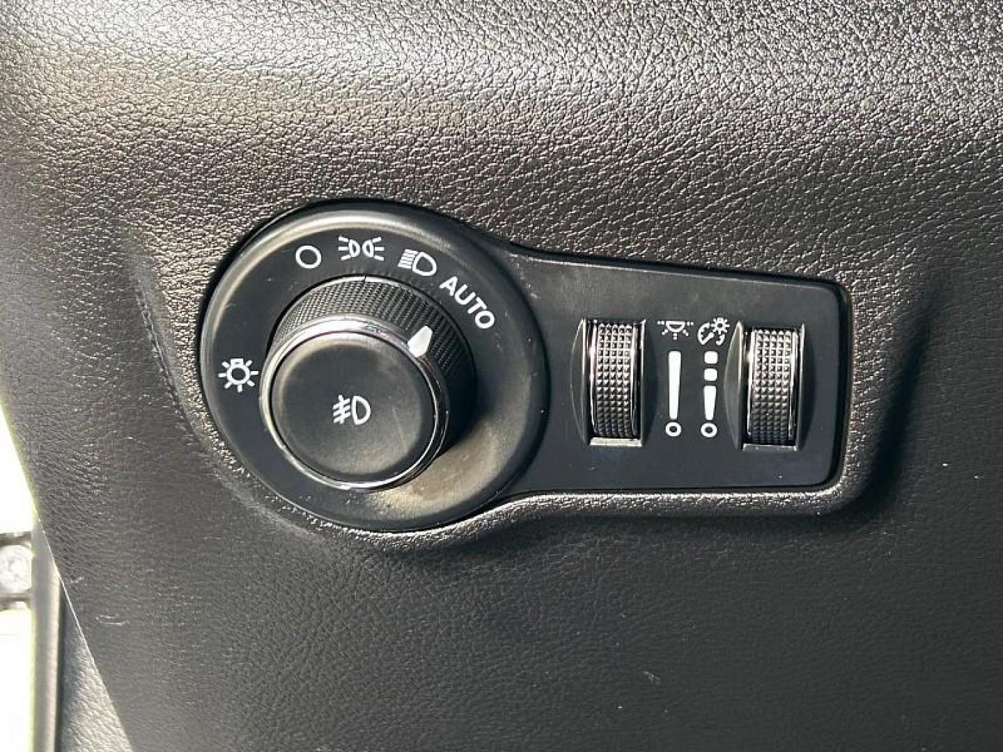 2023 WHITE Jeep Compass (3C4NJDBN2PT) with an 4-Cyl Turbo 2.0 Liter engine, Automatic 8-Spd transmission, located at 412 Auto Vista Drive, Palmdale, CA, 93551, (661) 945-0620, 34.592636, -118.136681 - Photo#26