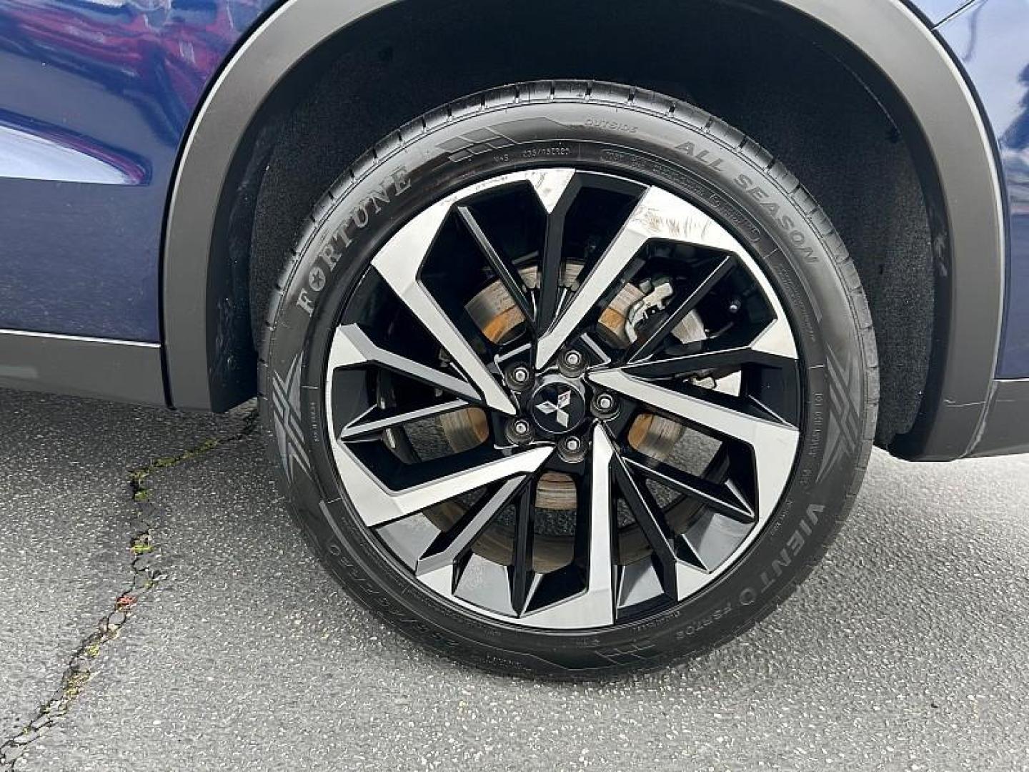 2023 BLUE Mitsubishi Outlander (JA4J4UA83PZ) with an 4-Cyl 2.5 Liter engine, Automatic CVT transmission, located at 412 Auto Vista Drive, Palmdale, CA, 93551, (661) 945-0620, 34.592636, -118.136681 - Photo#12